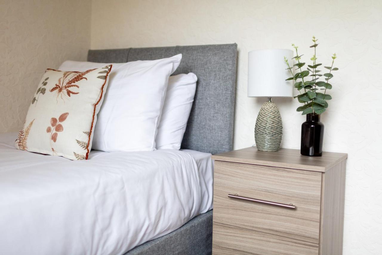 Adrian House, Near Hospital, Easy Parking + Garden Apartment Carlisle  Ngoại thất bức ảnh