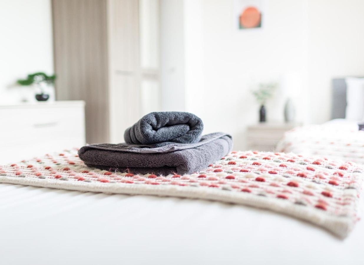 Adrian House, Near Hospital, Easy Parking + Garden Apartment Carlisle  Ngoại thất bức ảnh