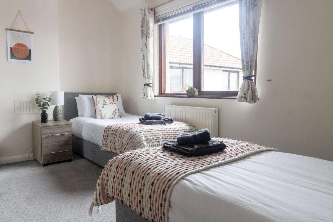 Adrian House, Near Hospital, Easy Parking + Garden Apartment Carlisle  Ngoại thất bức ảnh