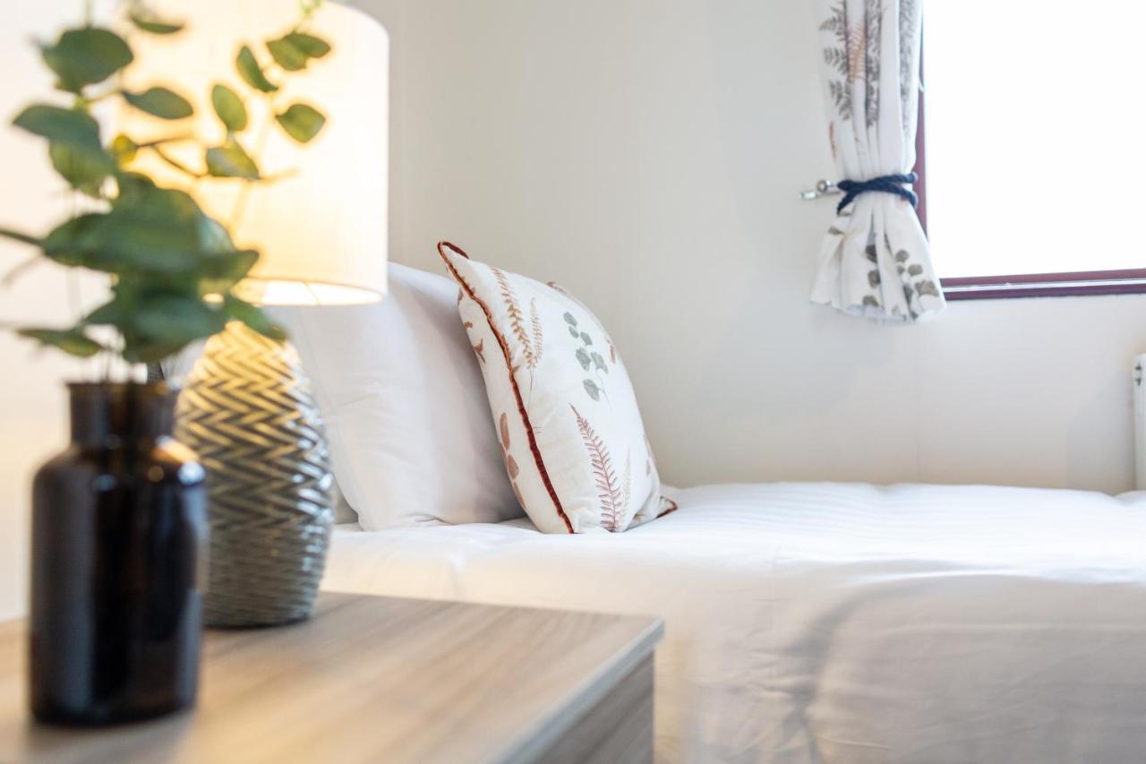 Adrian House, Near Hospital, Easy Parking + Garden Apartment Carlisle  Ngoại thất bức ảnh