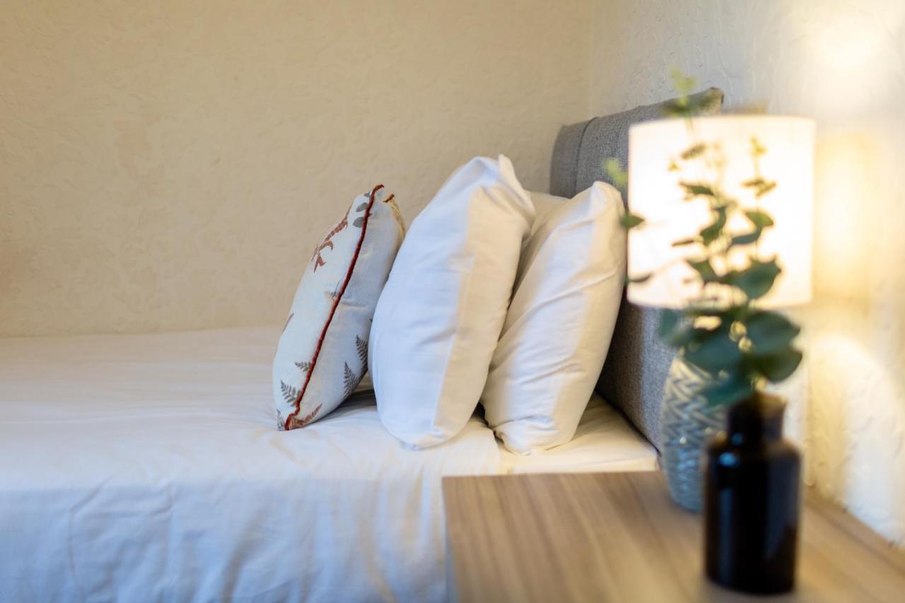 Adrian House, Near Hospital, Easy Parking + Garden Apartment Carlisle  Ngoại thất bức ảnh