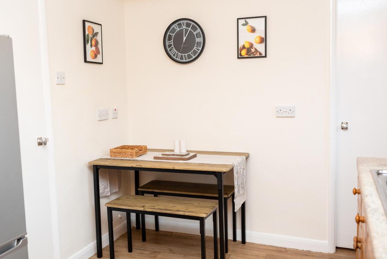 Adrian House, Near Hospital, Easy Parking + Garden Apartment Carlisle  Ngoại thất bức ảnh
